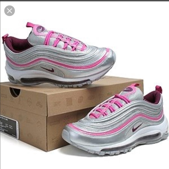 metallic pink nike air max